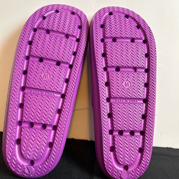 32 degrees- ladies M two band strap sandals plum colored NWOT - Picture 4 of 12